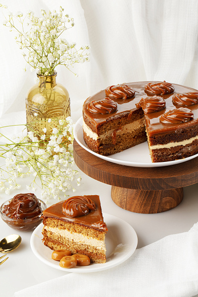 Caramel cake